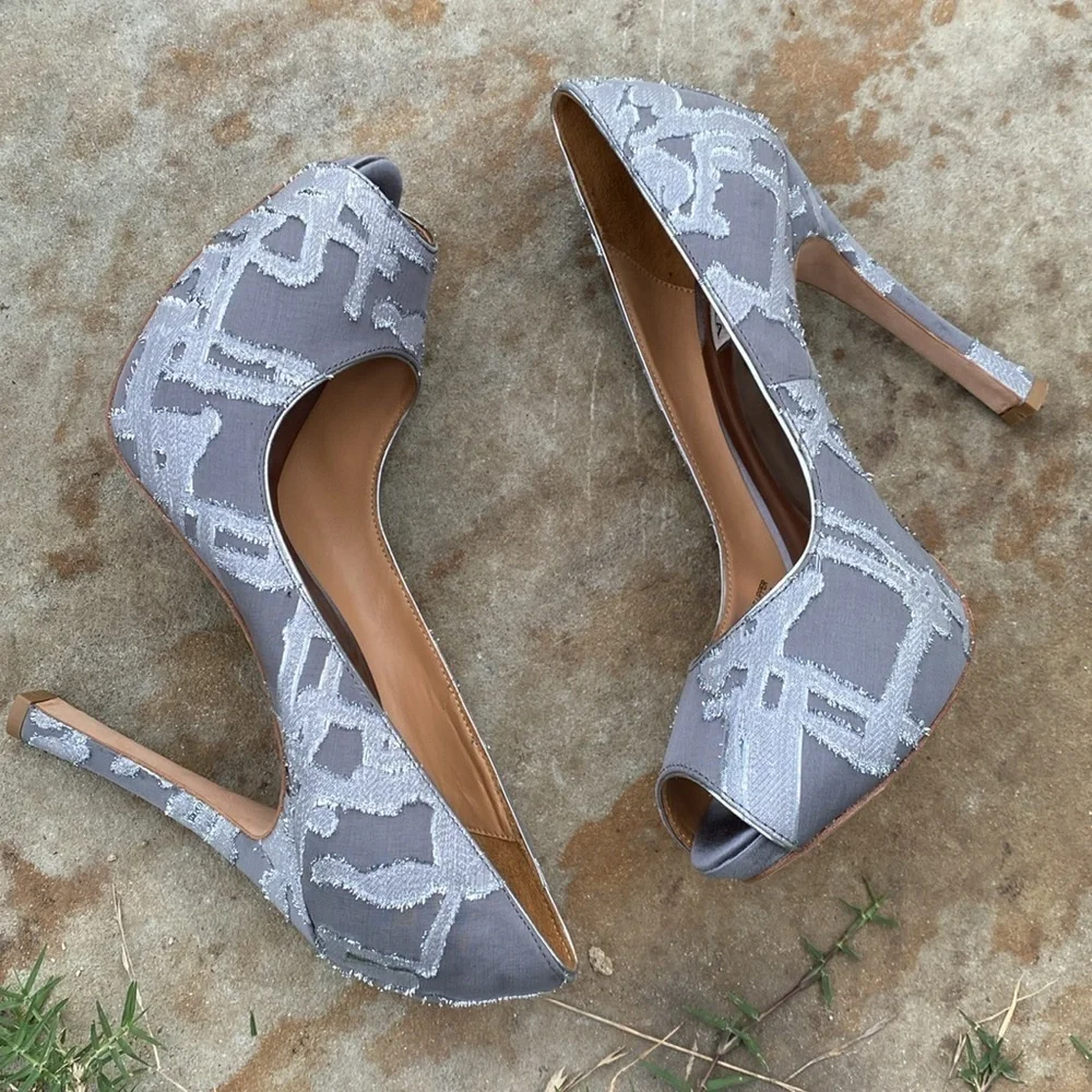 Badgley Mischka stiletto heels silver textile metallic 5” formal peep toe